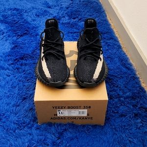 Yeezy Boost 350 V2